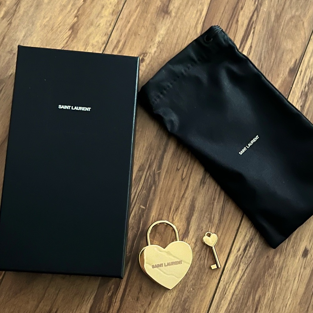 Saint Laurent Heart Lock *RARE COLOR* - Picture 3 of 4